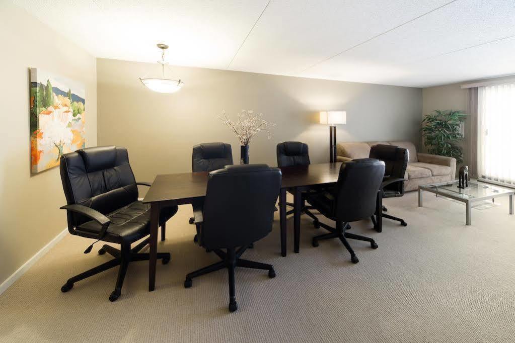 Executive Suites Polo Park Hotel